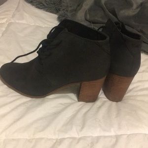 Tom booties